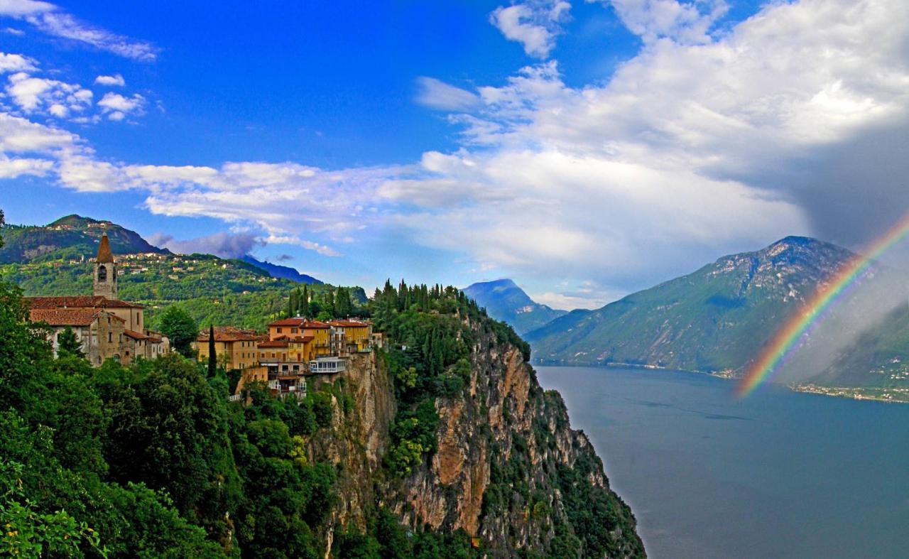 Loft Diva Lake View By Gardadomusmea Tremosine Экстерьер фото
